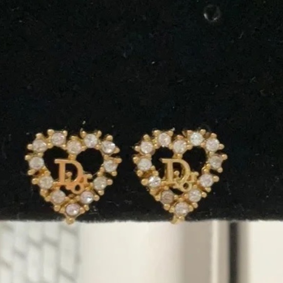 💋 Dior Heart Clip On Earrings *New/never used - Picture 1 of 5